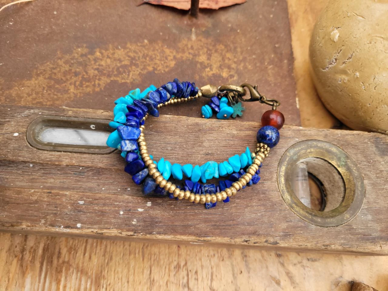 Een romantische, beschermende, 3 rangs, unisex, lapis lazuli, turkoois armband – photo 6
